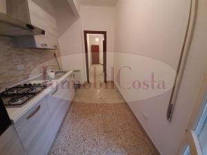 Chiavari appartamento 85 mq con cucina arredata balconata ordinato euro 220.000